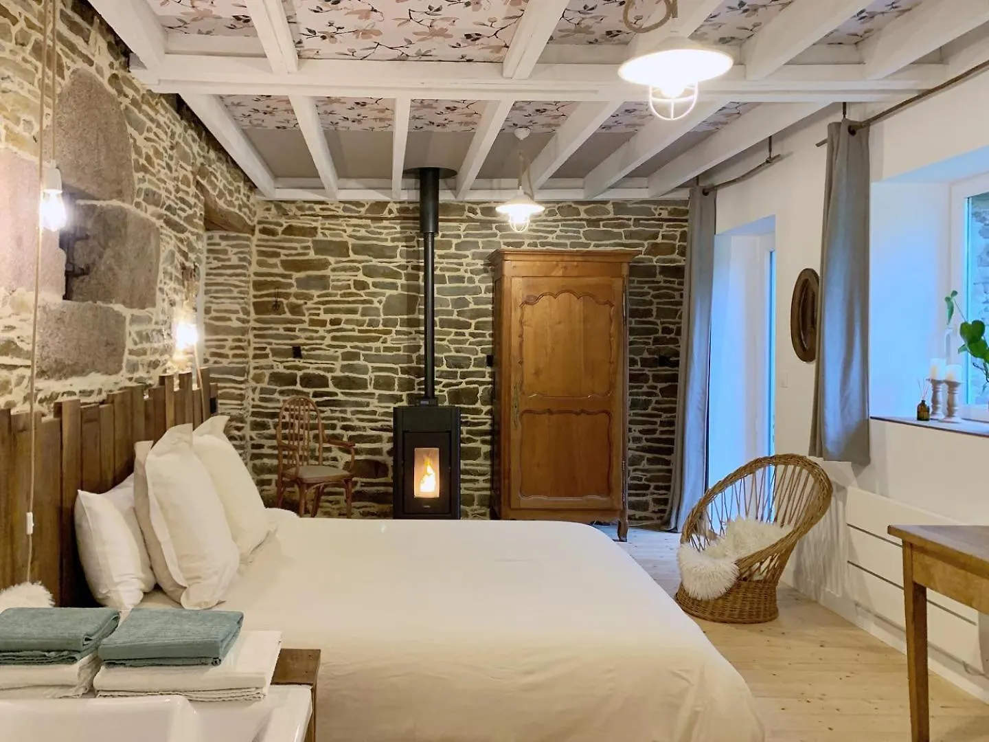 Couette-café Bed and Breakfast Agritourisme Abaé à Sougéal France